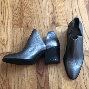 Vince camuto booties new without box